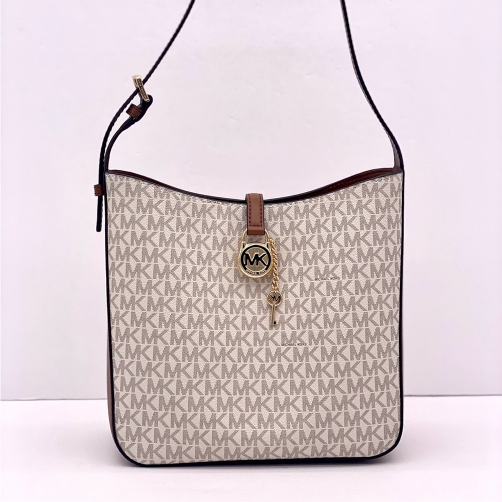 Michael Kors Lyra Small Bucket Shoulder Bag MK Vanilla - Picture 12 of 13